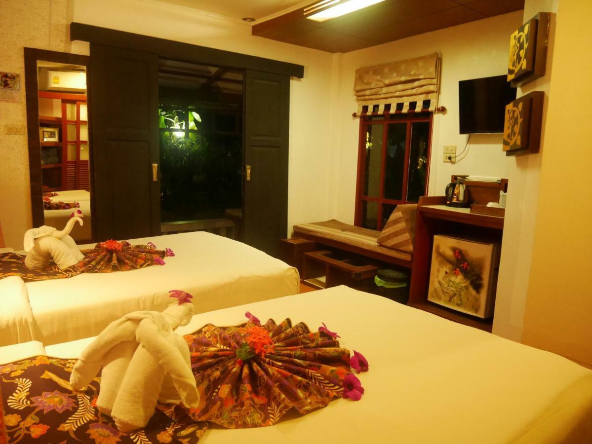 Bangtao Beach Chalet Resort Bang Tao Beach  Exterior foto